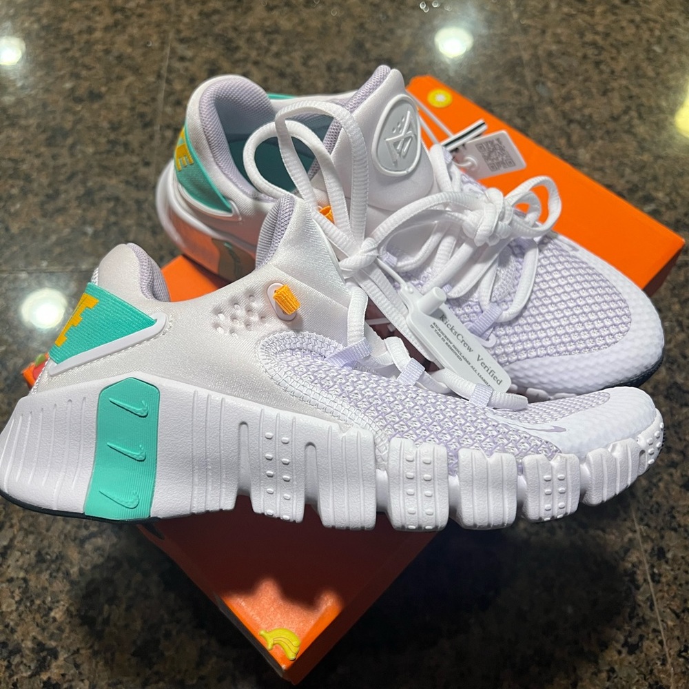 Womens Nike Free Metcon 4 size 6